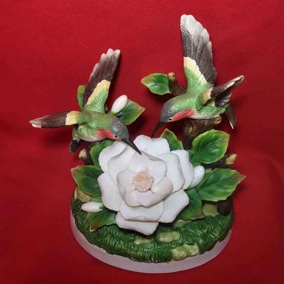 VTG Carlton Cards Hummingbird Music Box Sankyo Plays Beautiful Blue Danube - Picture 4 of 13